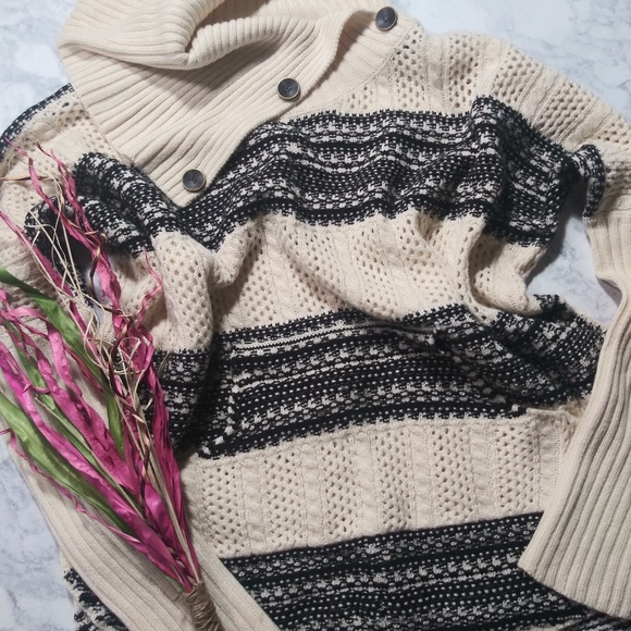 Simply Noelle Sweaters - 3/$25 Simply Noelle Poncho Cape Knit Sweater Sz S/